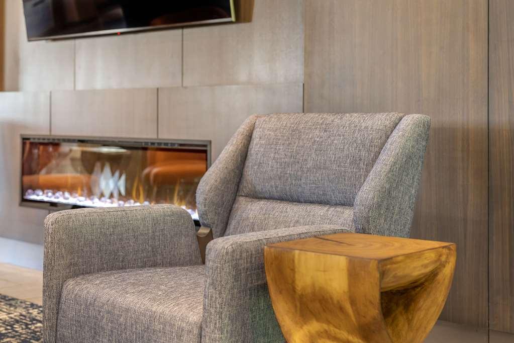 Cambria Hotel Orlando Airport Interior photo