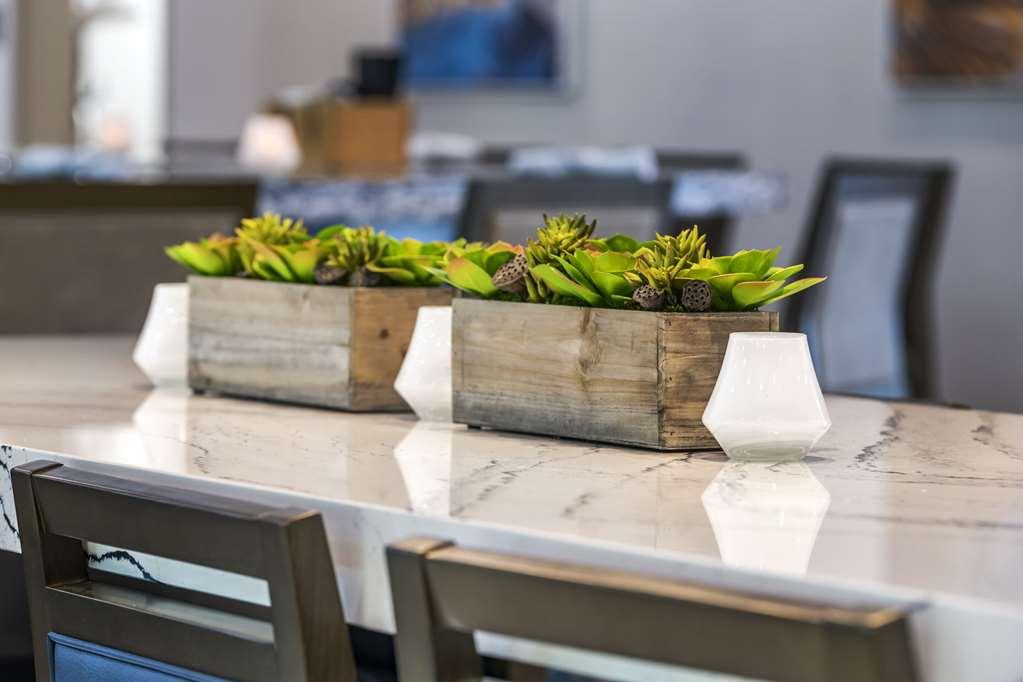 Cambria Hotel Orlando Airport Interior photo